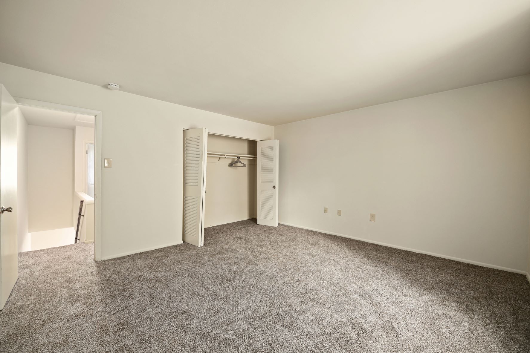 Renovated 2BR 1.5BA Townhouse Bedroom 1